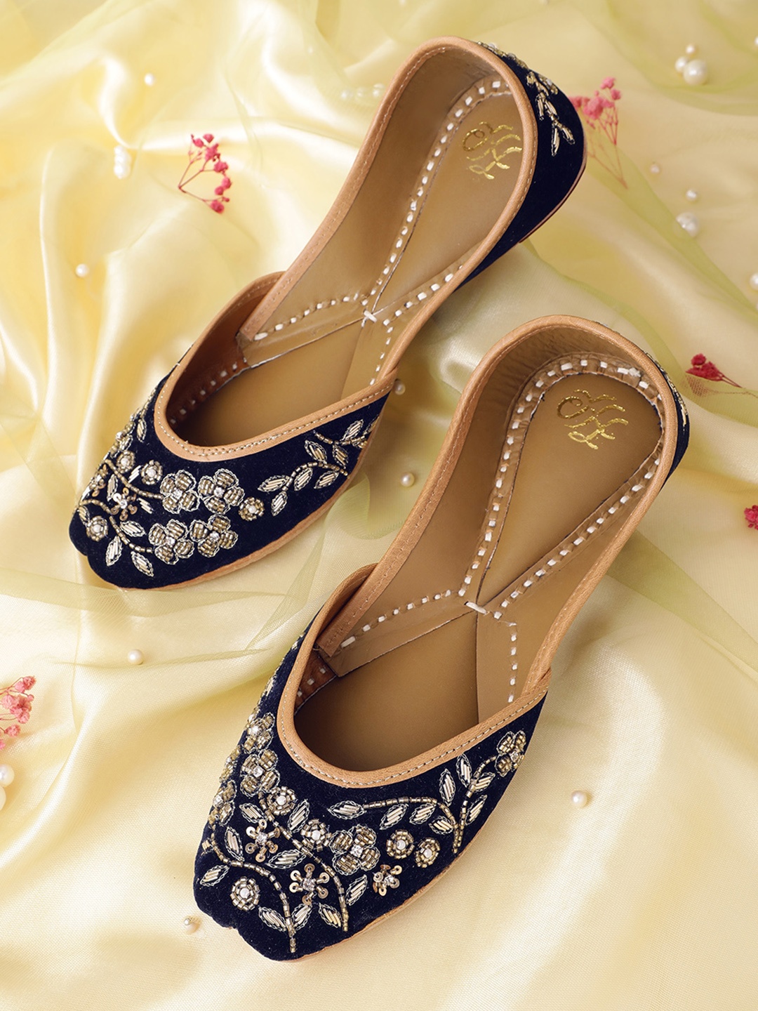 

House of Pataudi Women Floral Embroidered Ethnic Mojaris, Navy blue
