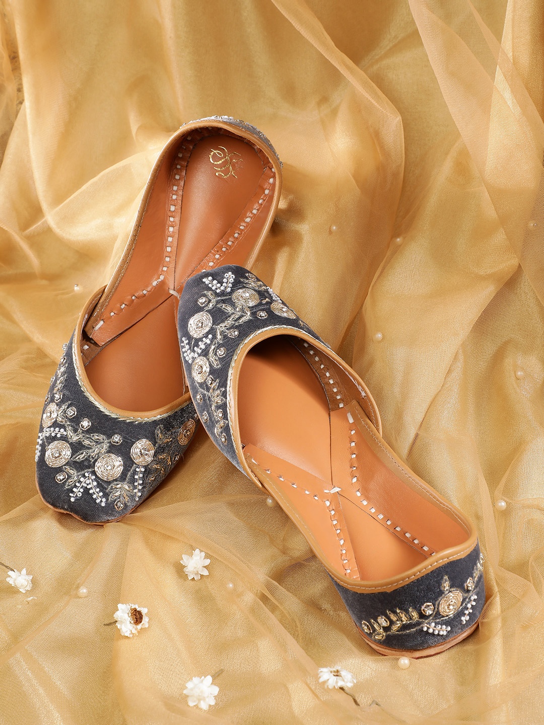 

House of Pataudi Women Embroidered Ethnic Mojaris, Navy blue