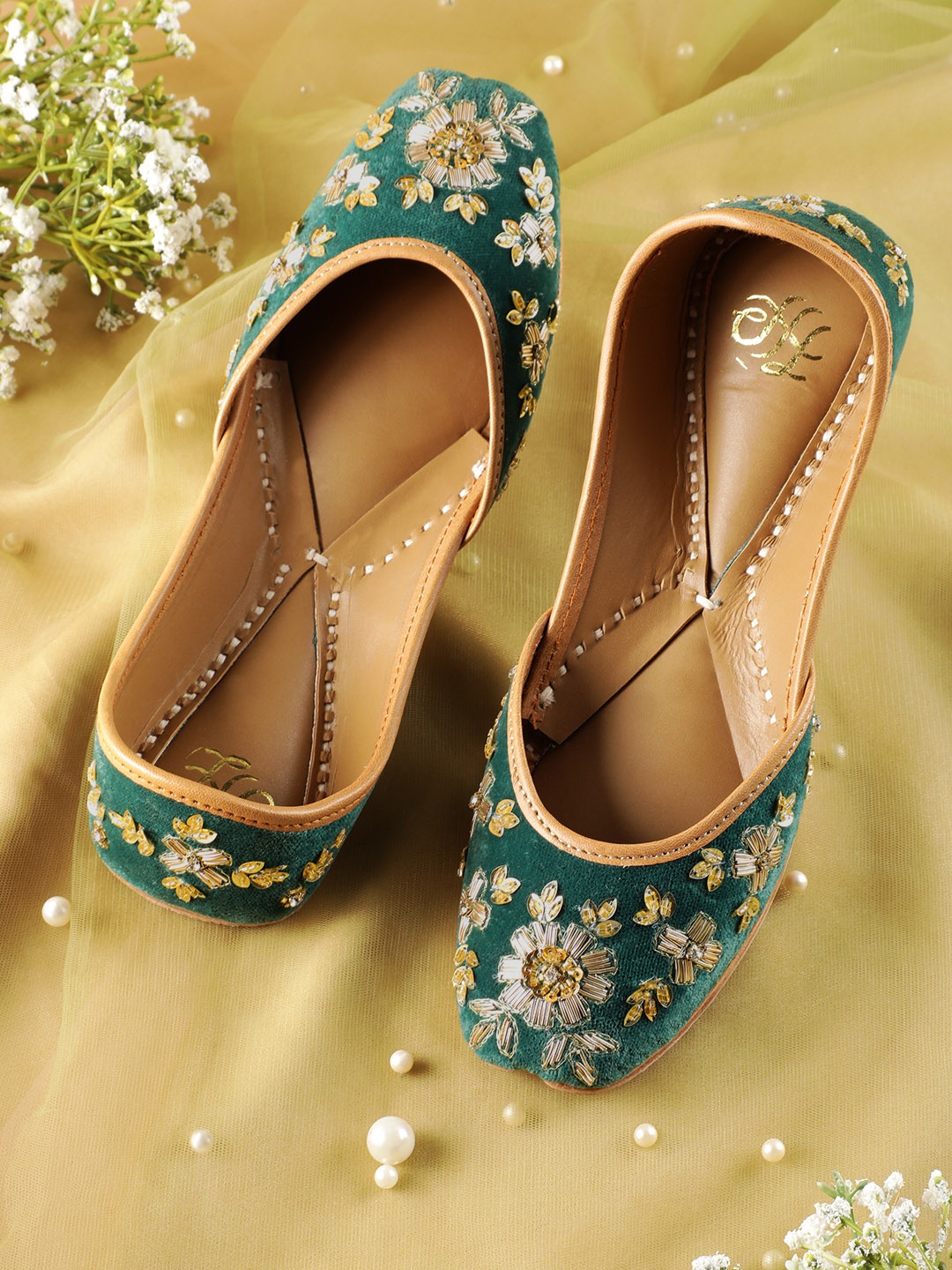 

House of Pataudi Women Embellished Ethnic Mojaris, Green