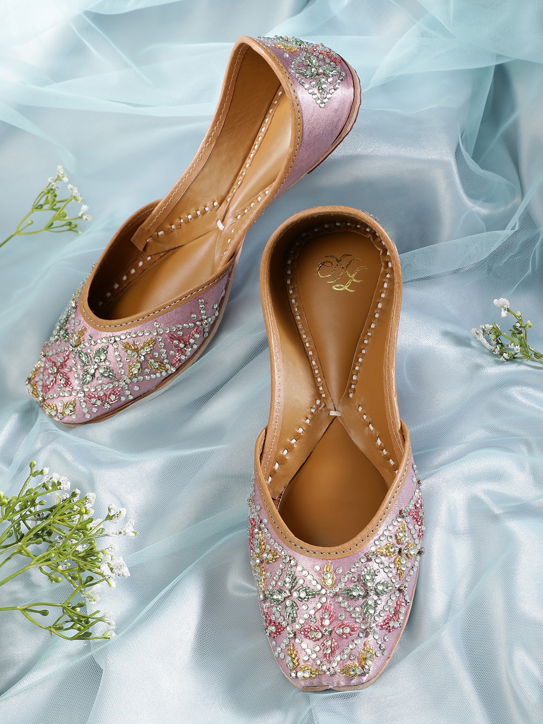 

House of Pataudi Women Embellished Ethnic Mojaris, Pink