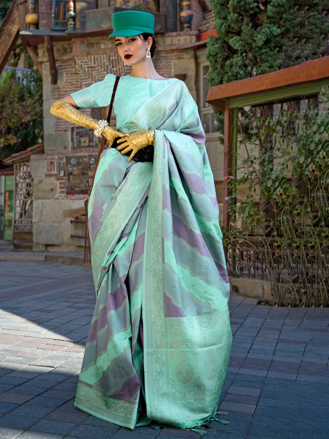 

MySilkLove Striped Zari Silk Blend Saree, Green