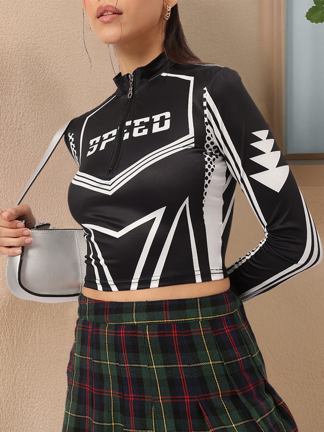 

DressBerry Sporty Chic Monochrome Half Zipper Fitted Crop Top, Black
