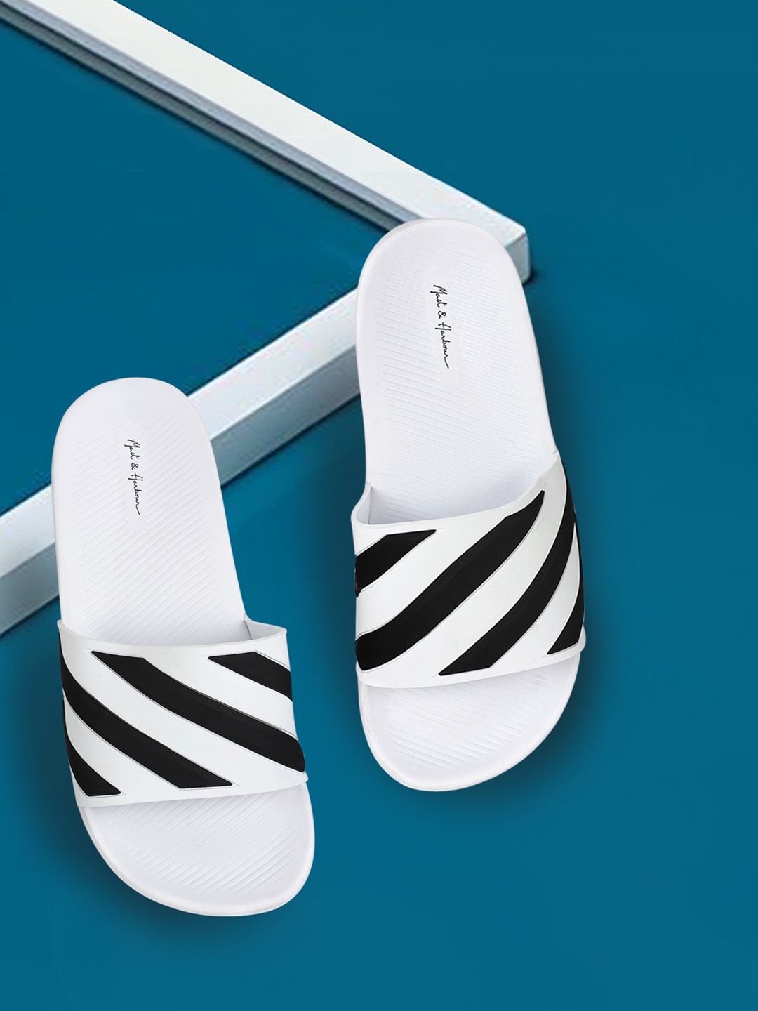 

Mast & Harbour Men Striped Rubber Sliders, White