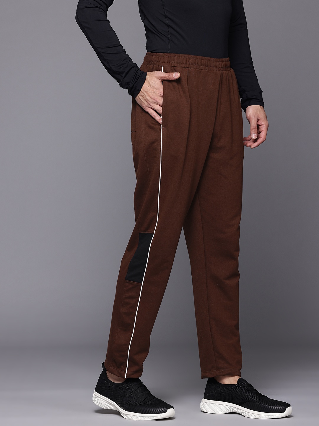 

HRX by Hrithik Roshan Men Colourblocked Lifestyle Joggers, Maroon