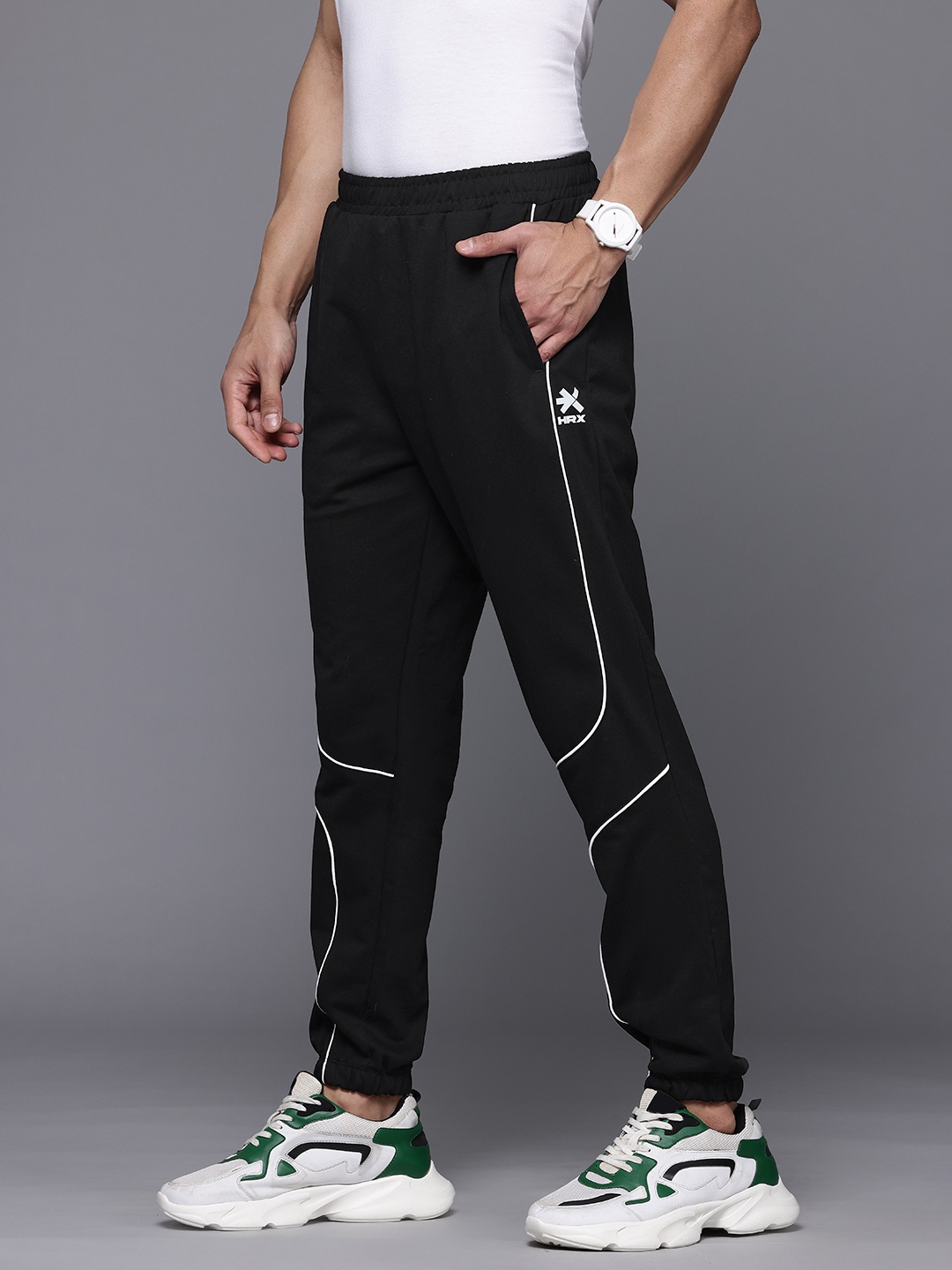 

HRX by Hrithik Roshan Men Mid-Rise Lifestyle Joggers, Black