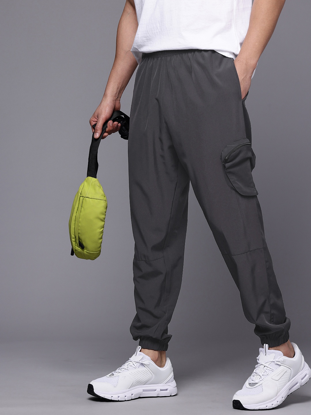 

HRX by Hrithik Roshan Men Rapid Dry Jogger, Grey