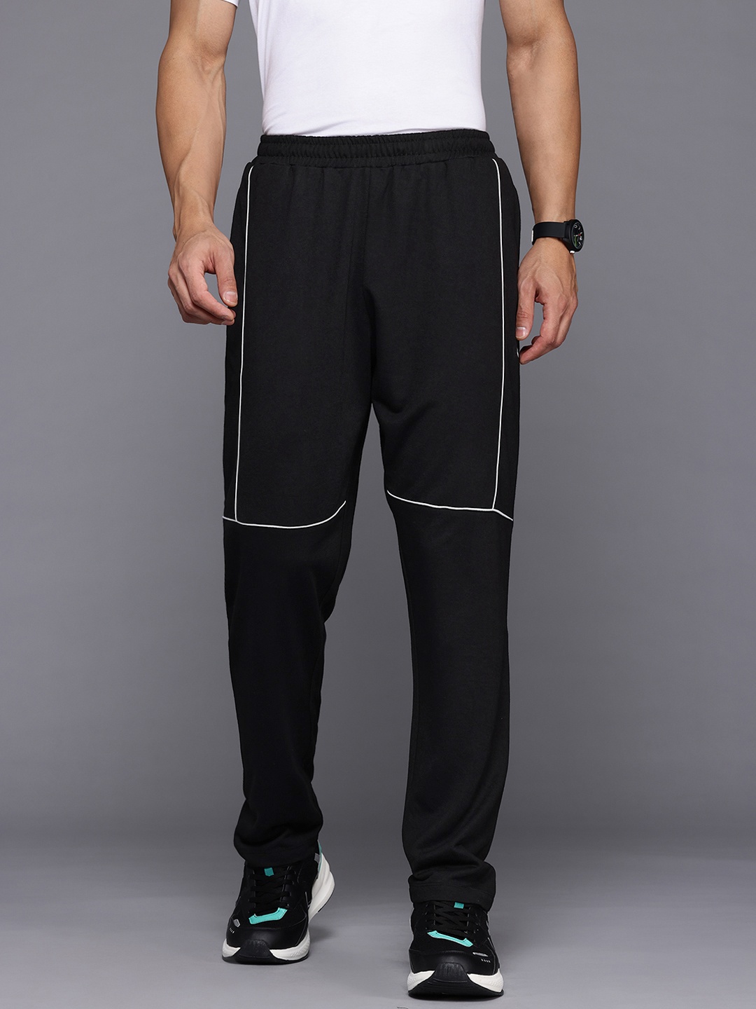 

HRX by Hrithik Roshan Men Lifestyle Track Pants, Black