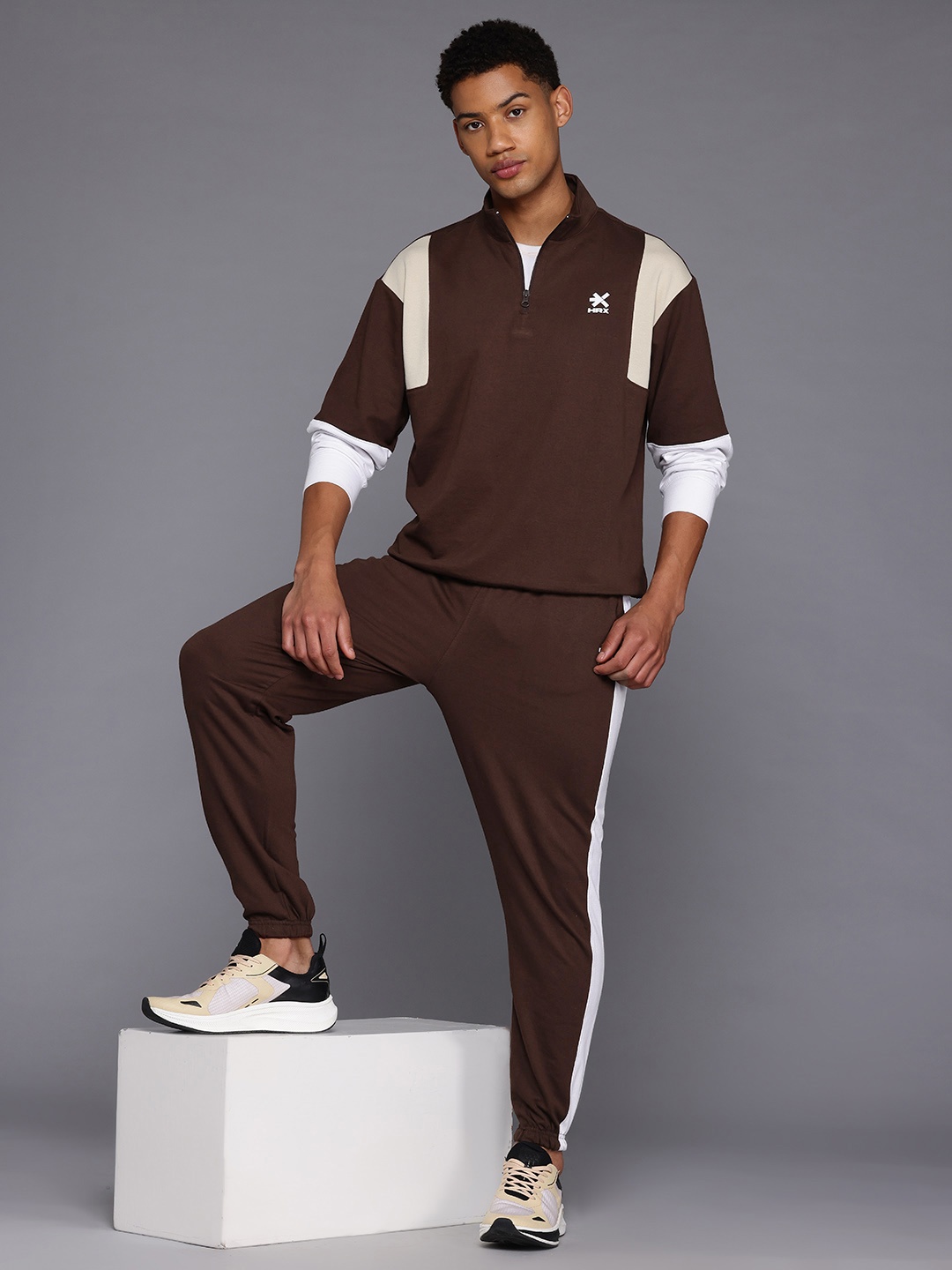 

HRX by Hrithik Roshan Colourblocked Lifestyle Tracksuit, Brown