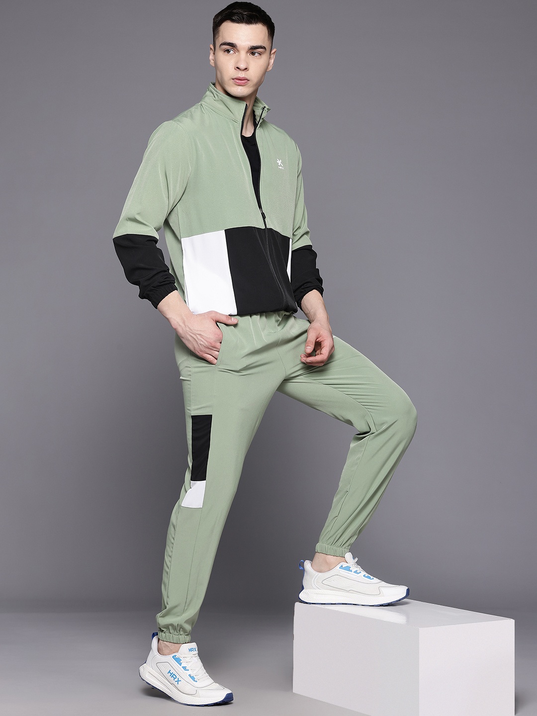 

HRX by Hrithik Roshan Men Rapid-Dry Colourblocked Lifestyle Tracksuit, Green