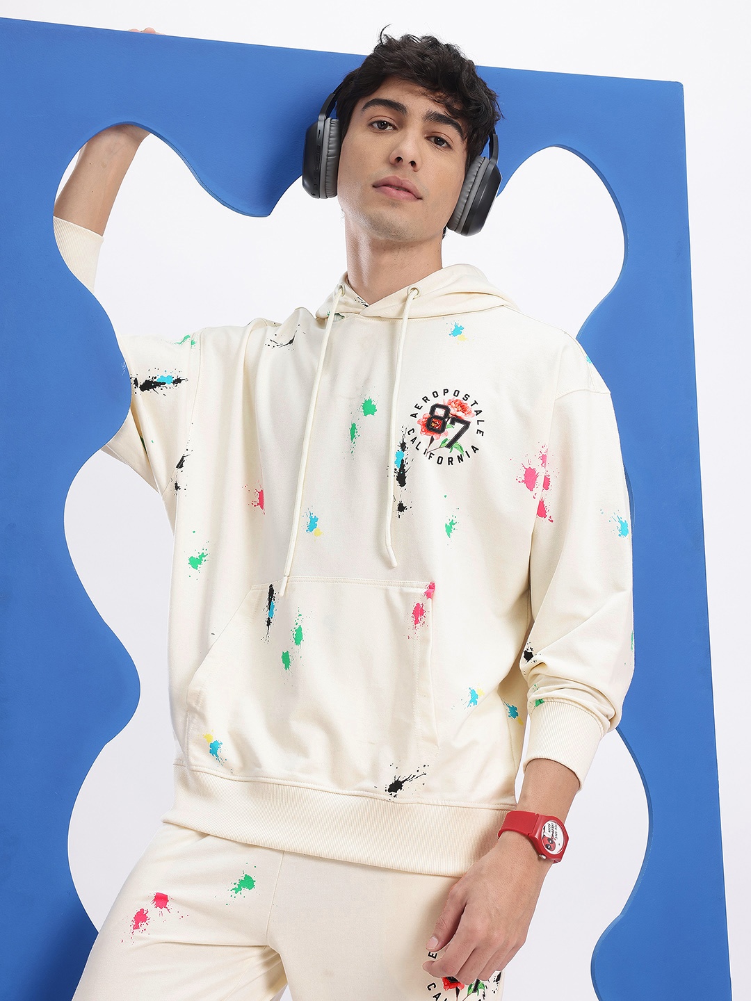 

Aeropostale Men Printed Hooded Co-Ords, Off white