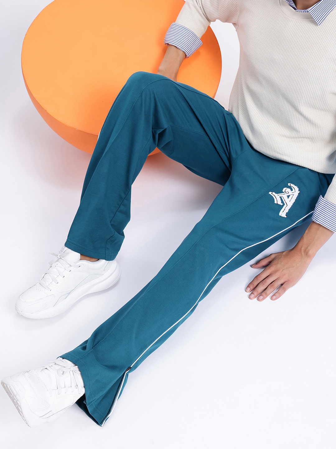 

Aeropostale Men Brand Logo Embroidered Track Pant, Teal