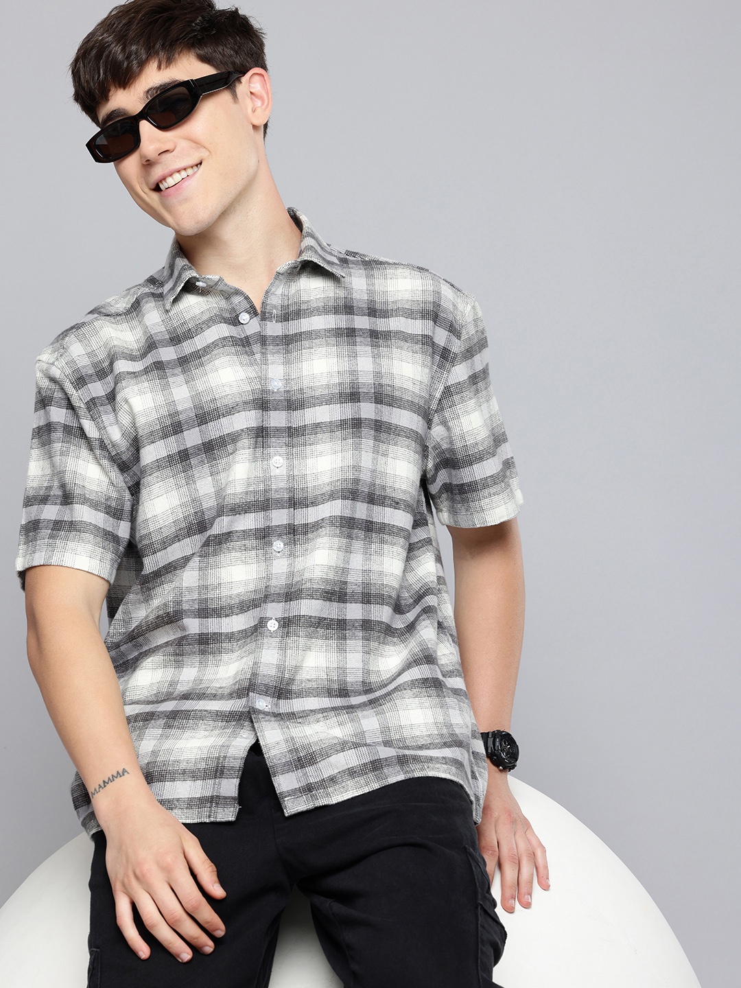 

Aeropostale Checked Pure Cotton Casual Shirt, Black