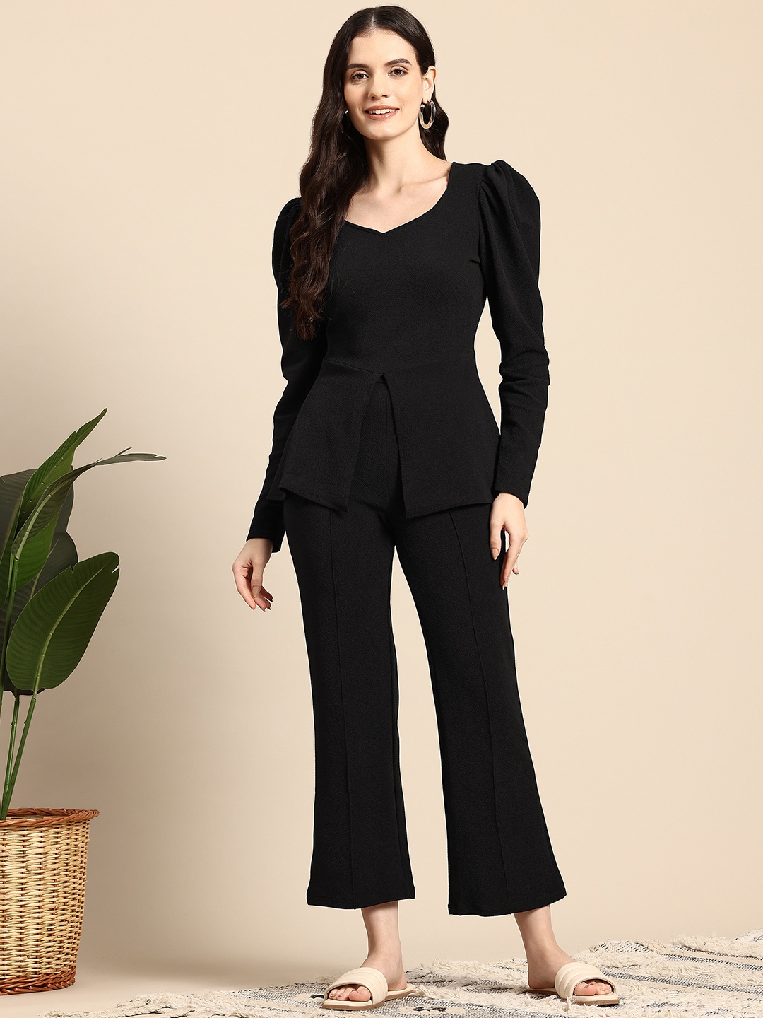 

Mast & Harbour Puff Sleeves Sweetheart Neck Top With Trousers, Black