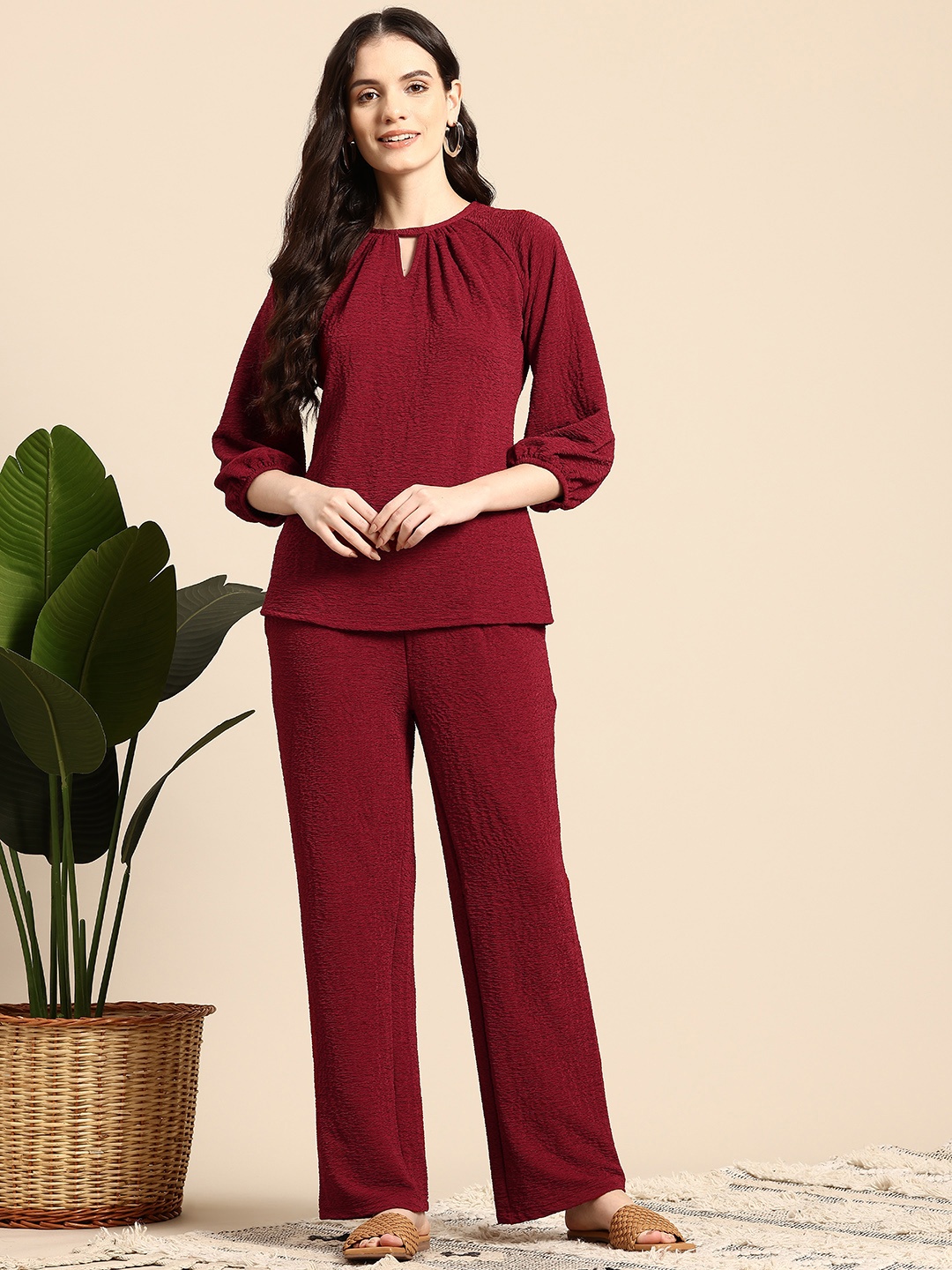 

Mast & Harbour Puff Sleeves Top With Trousers, Maroon