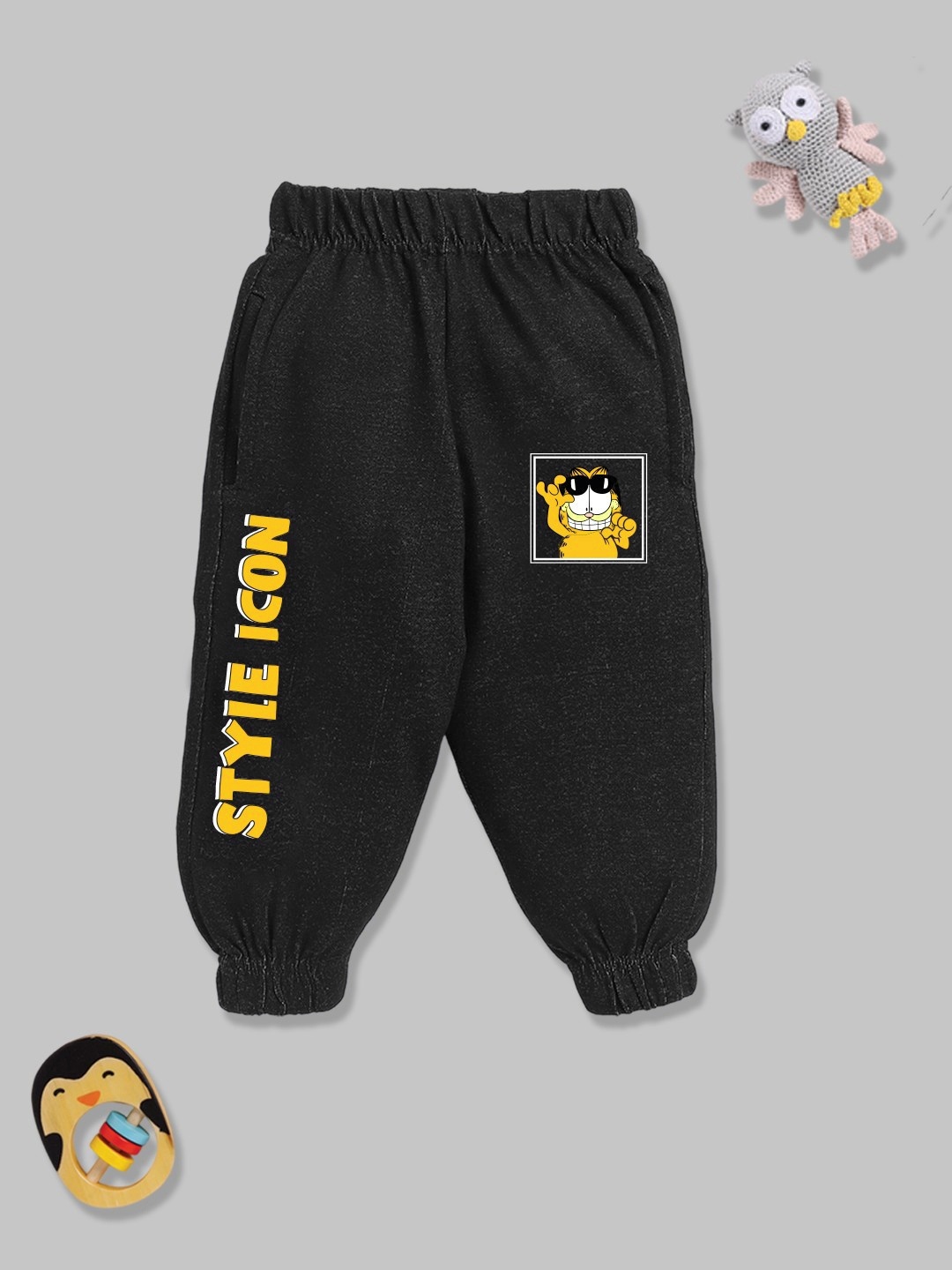 

YK X Minute Mirth Girls Garfield Printed Joggers, Charcoal