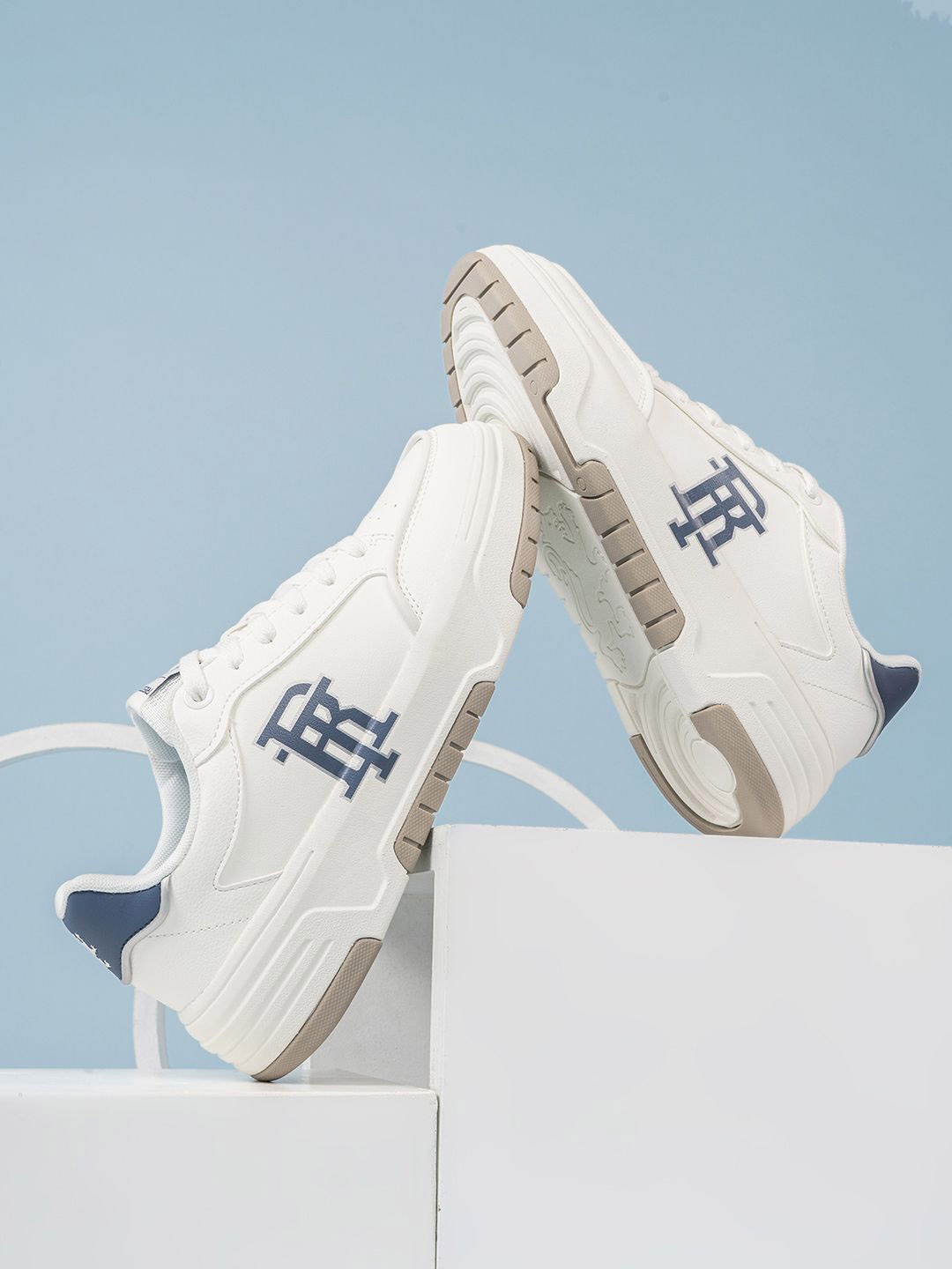 

Red Tape Men Solid Round Toe Sneakers, White