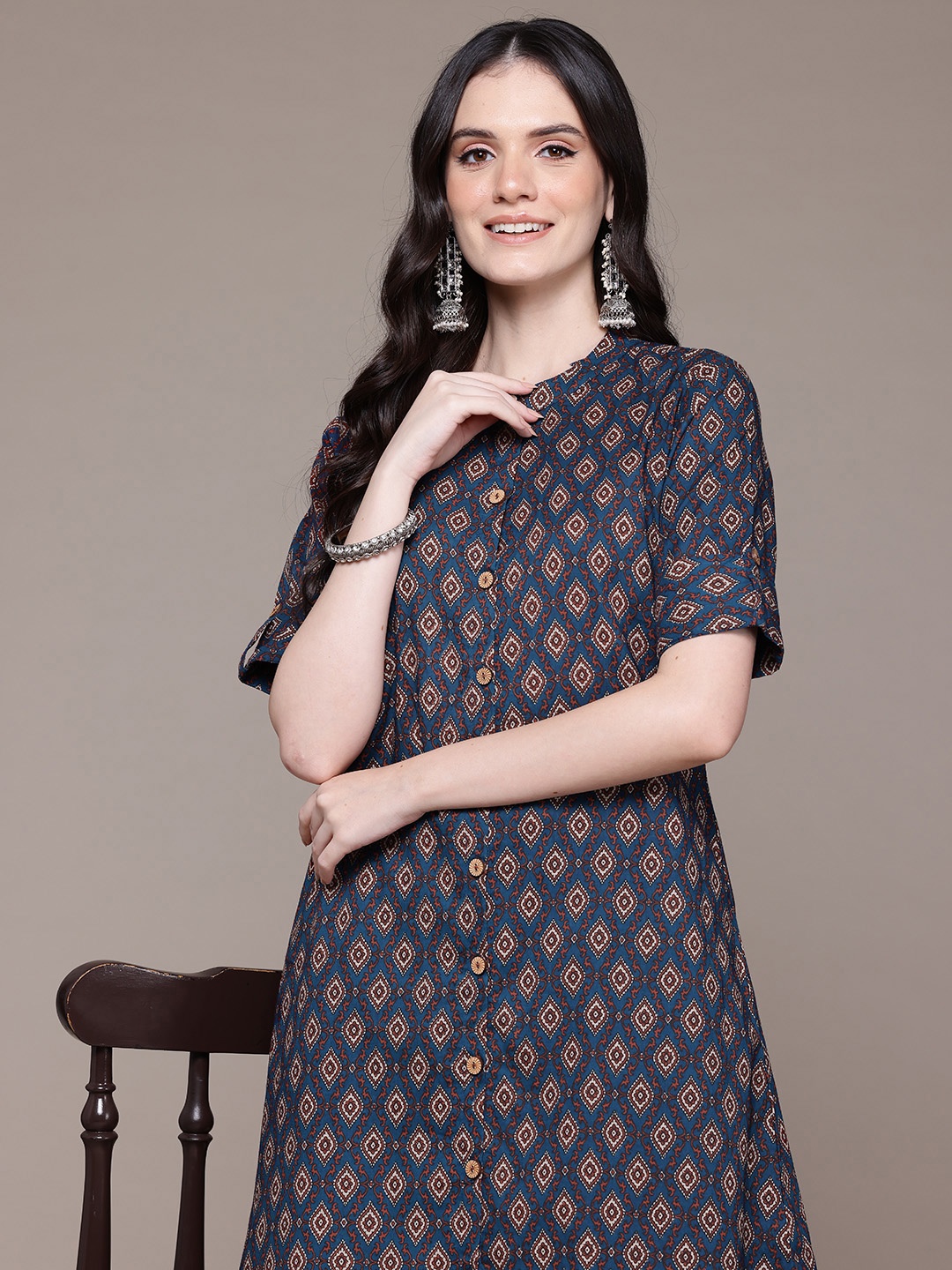 

Readiprint Floral Printed Pure Cotton Kurta with Palazzos, Navy blue