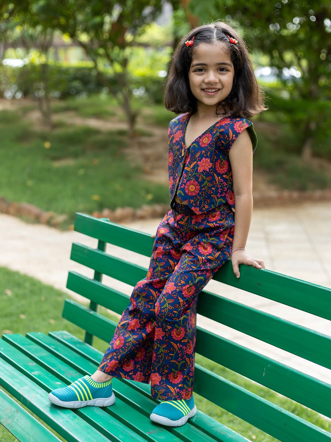 

Peekaaboo Kids Girls Printed Pure Cotton Waist Coat with Pleated Trousers, Blue