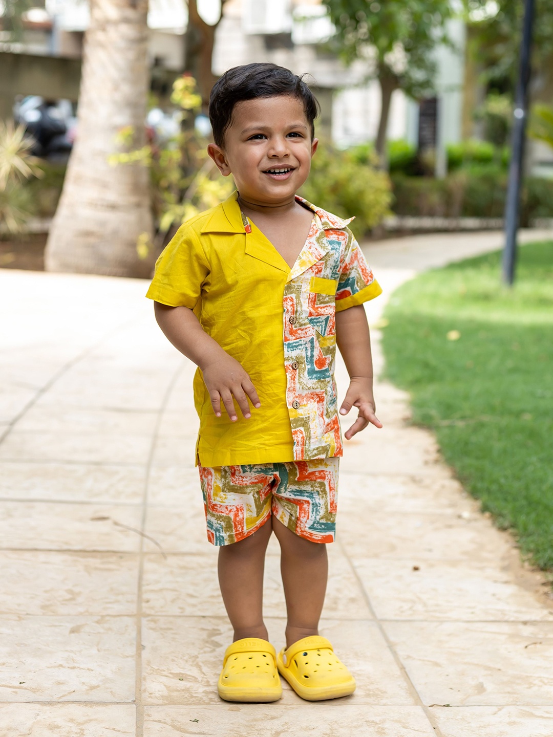 

Peekaaboo Kids Boys Colourblocked Pure Cotton Shirt with Shorts, Mustard