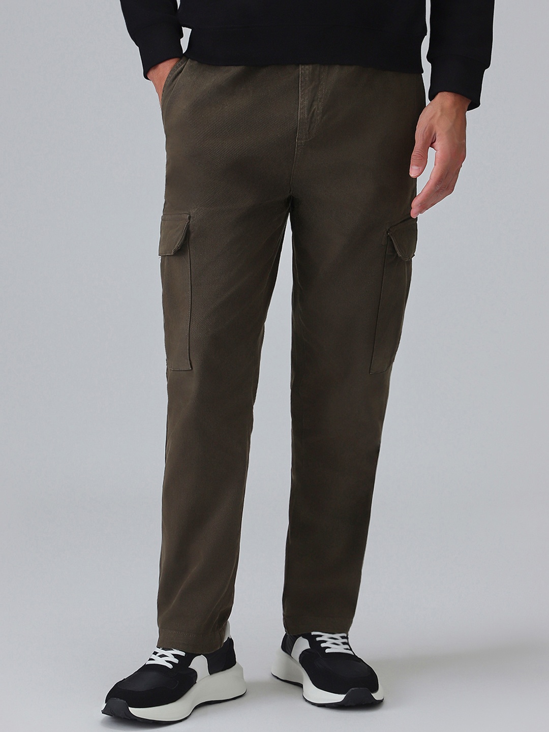 

Banana Club Men Relaxed Mid Rise Cargo Trousers, Olive