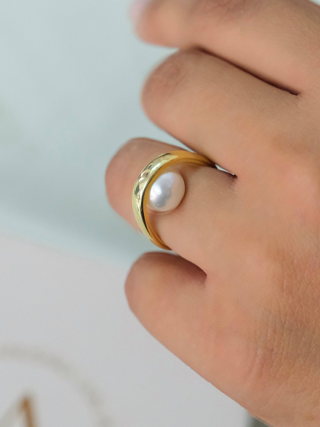 

Anushka Jain Jewellery 925 Sterling Silver Gold Plated Inside Pearl Finger Ring