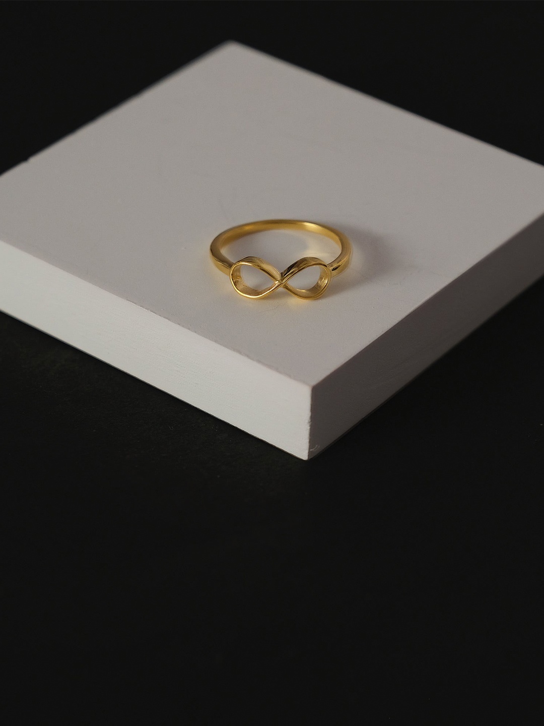 

Anushka Jain Jewellery Gold Plated 92.5 Sterling Silver Finger Ring