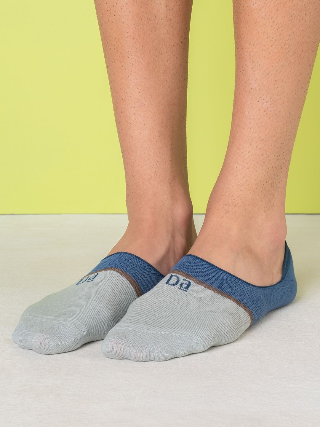 

DAMENSCH Men Colorblocked Shoe-Liner Socks, Blue