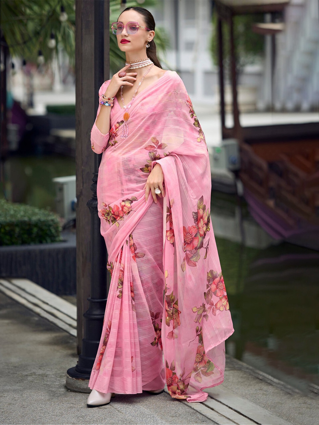 

MySilkLove Floral Pure Chiffon Saree, Pink