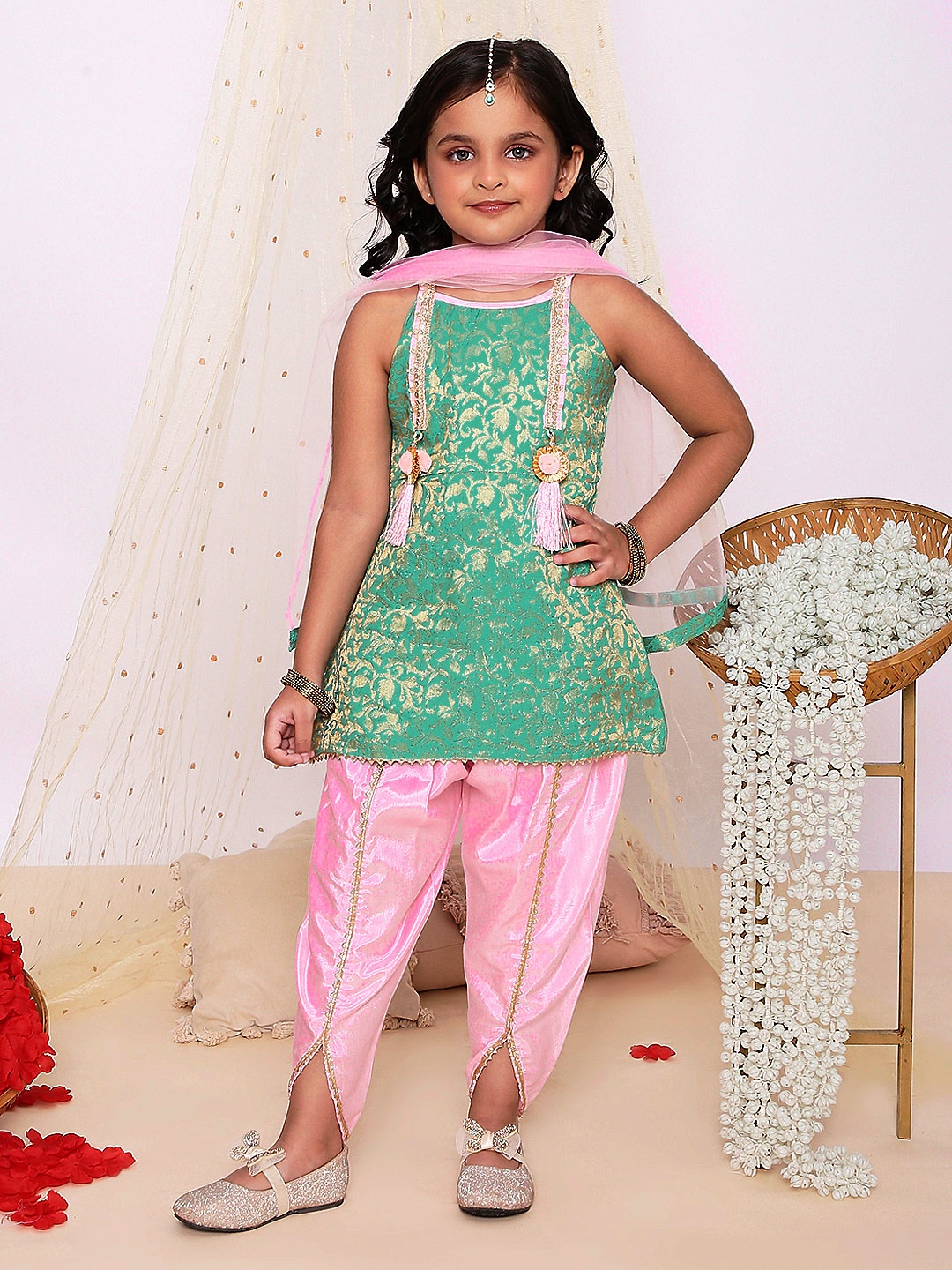 

KID1 Girls Floral Printed Regular Kurti with Dhoti Pants & With Dupatta, Green