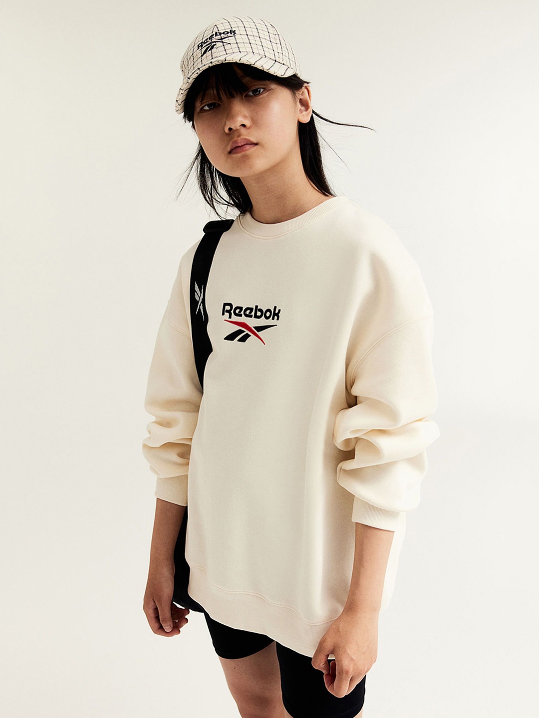 

H&M x Reebok Girls Oversized Sweatshirt, White