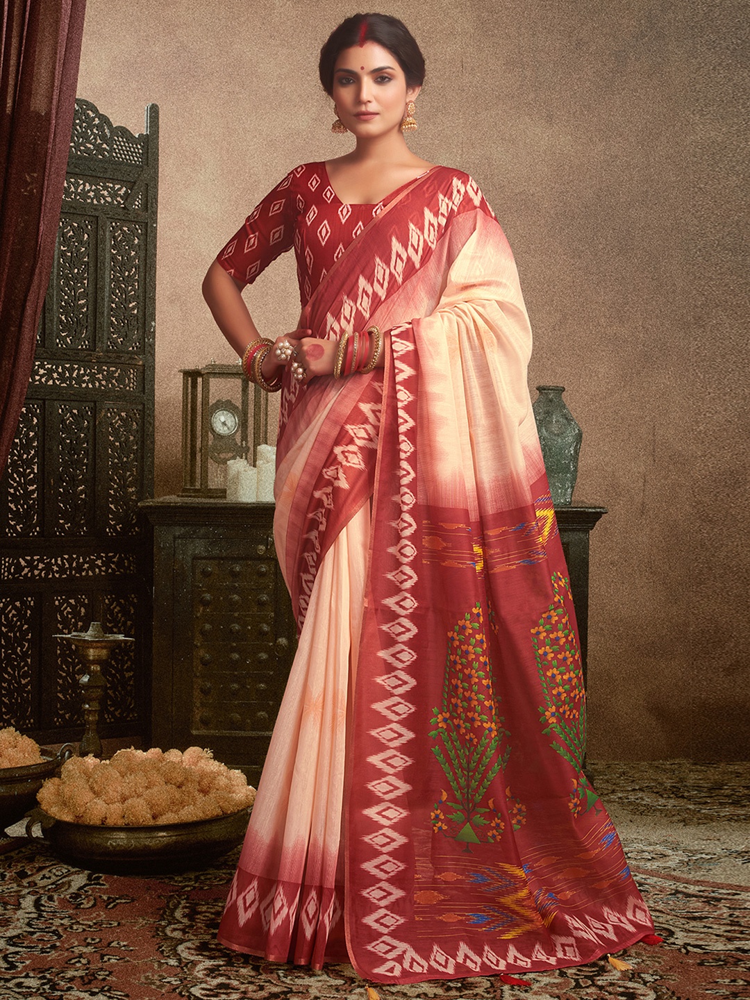 

Satrani Ethnic Motifs Baluchari Saree, Maroon