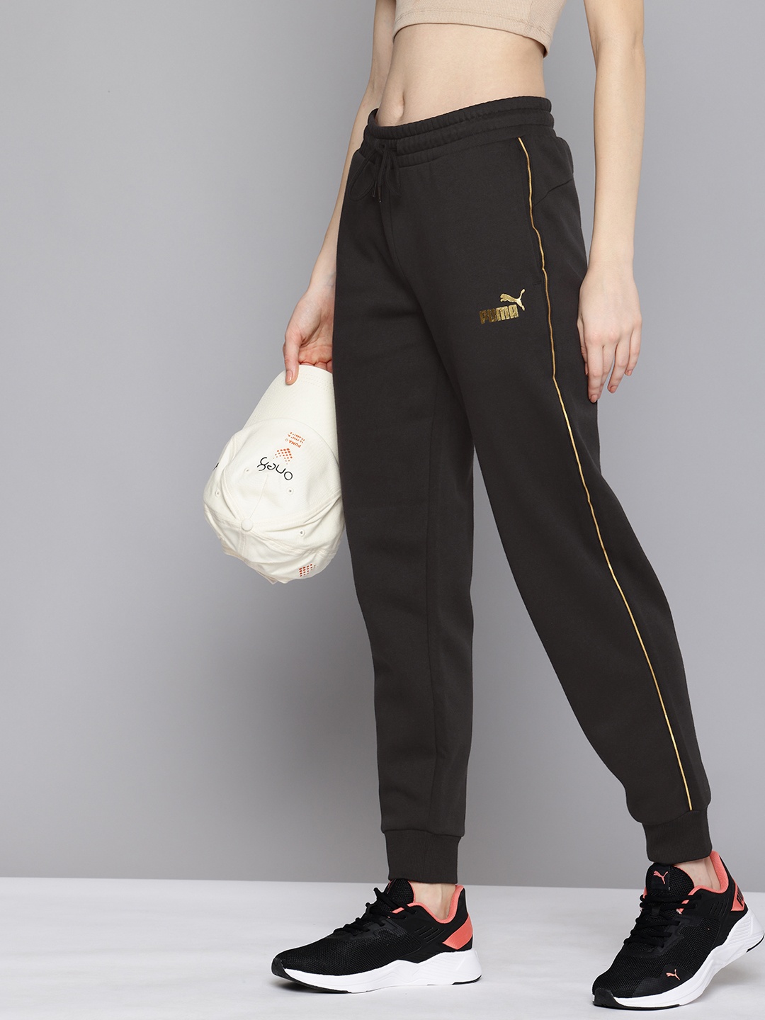 

Puma Women Minimal Gold Warmcell Comfort Fit Joggers, Black