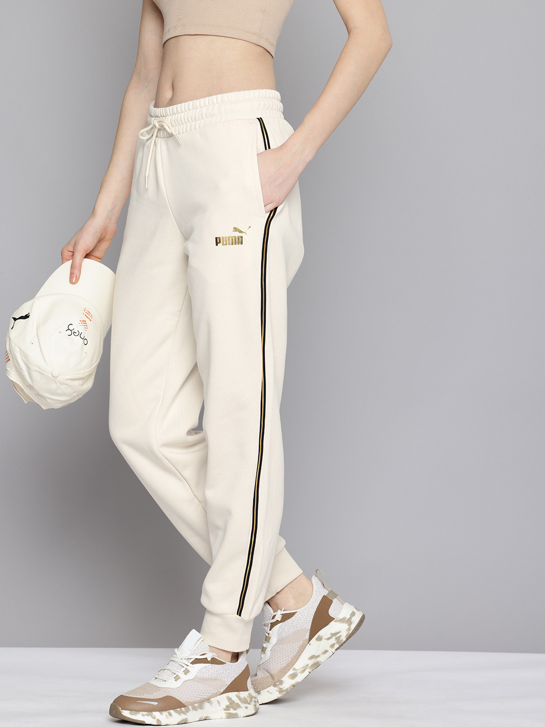 

Puma Women MINIMAL Comfort Fit Warmcell Joggers, Cream