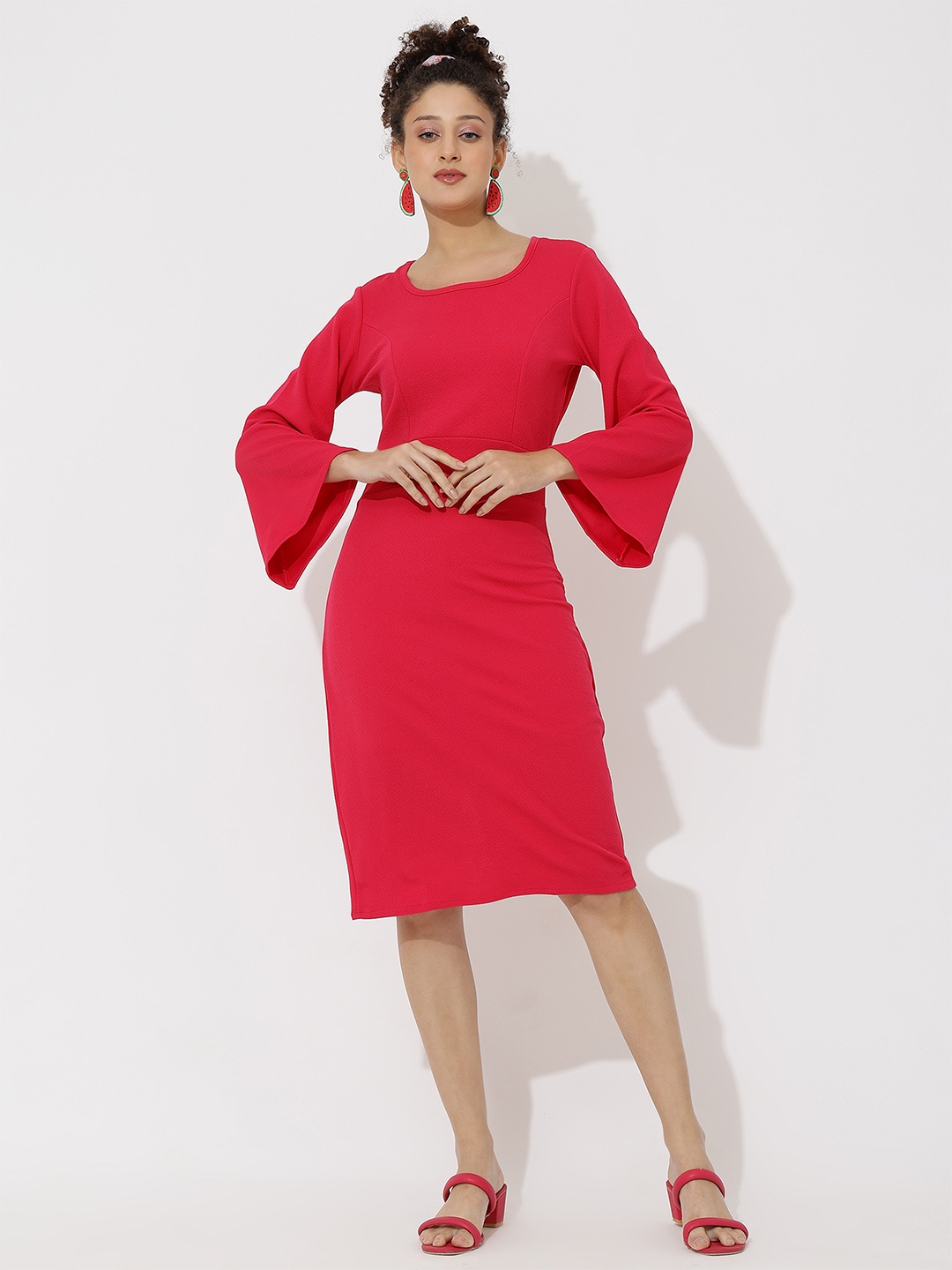 

DressBerry Women Solid Round Neck Regular Sleeves Bodycon Dress, Red