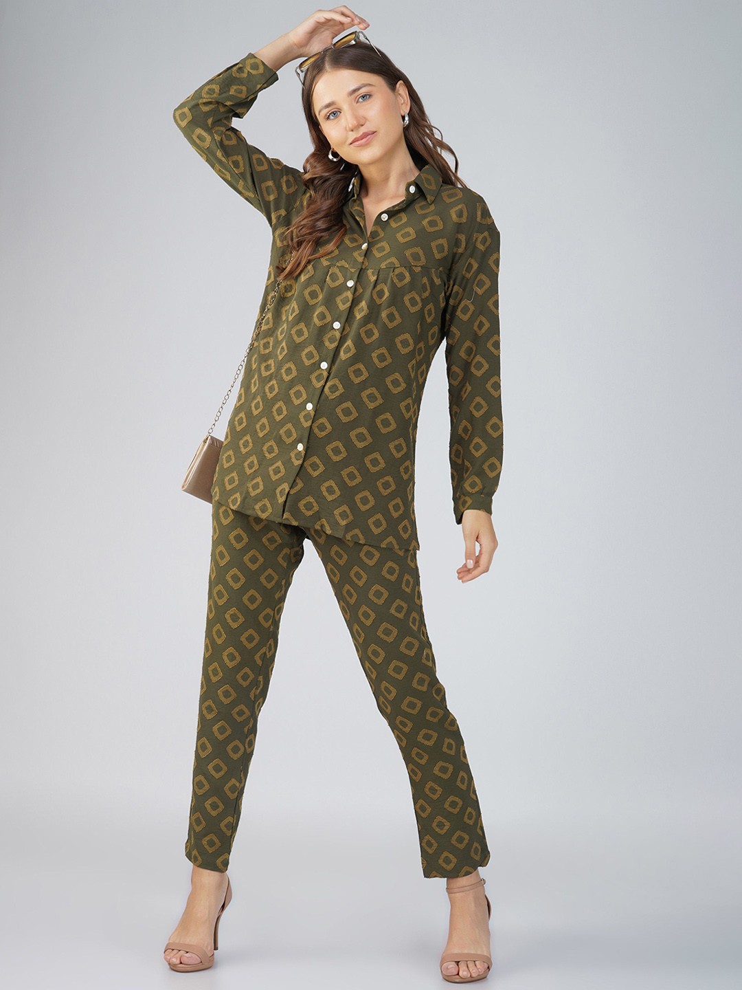 

Bindigasm Self Design Shirt With Trousers, Green