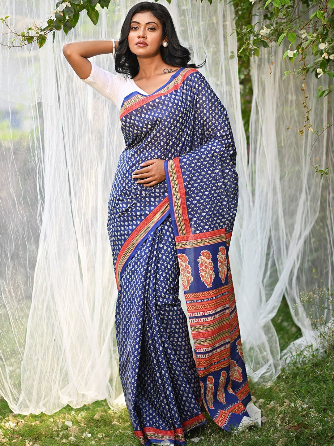 

Unnati Silks Ethnic Motifs Pure Cotton Handloom Block Print Saree, Navy blue