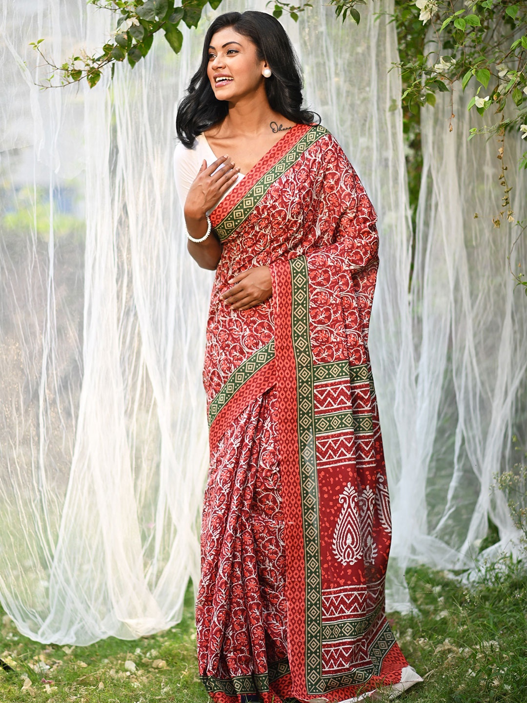 

Unnati Silks Ethnic Motifs Pure Cotton Handloom Block Print Saree, Maroon
