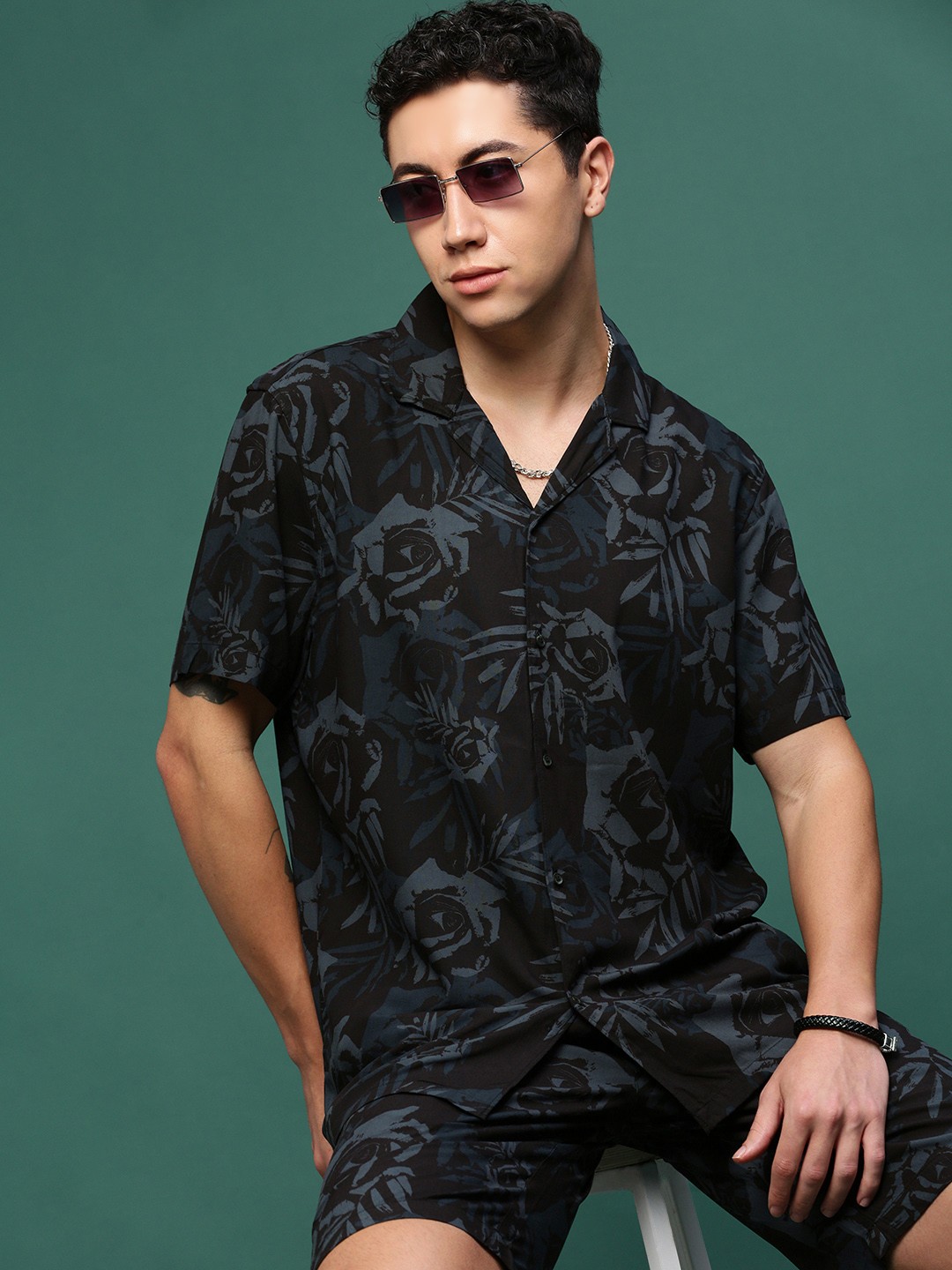 

SHOWOFF Printed Cuban Collar Shirt With Shorts, Black