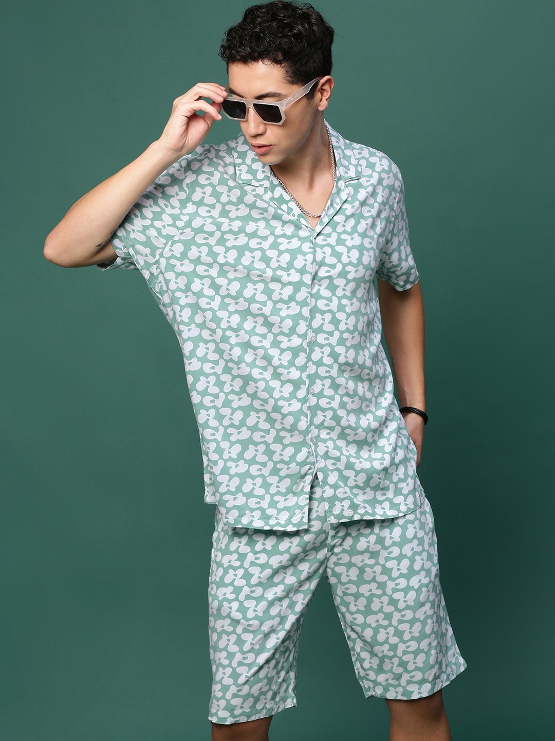 

SHOWOFF Printed Cuban Collar Shirt With Shorts, Sea green