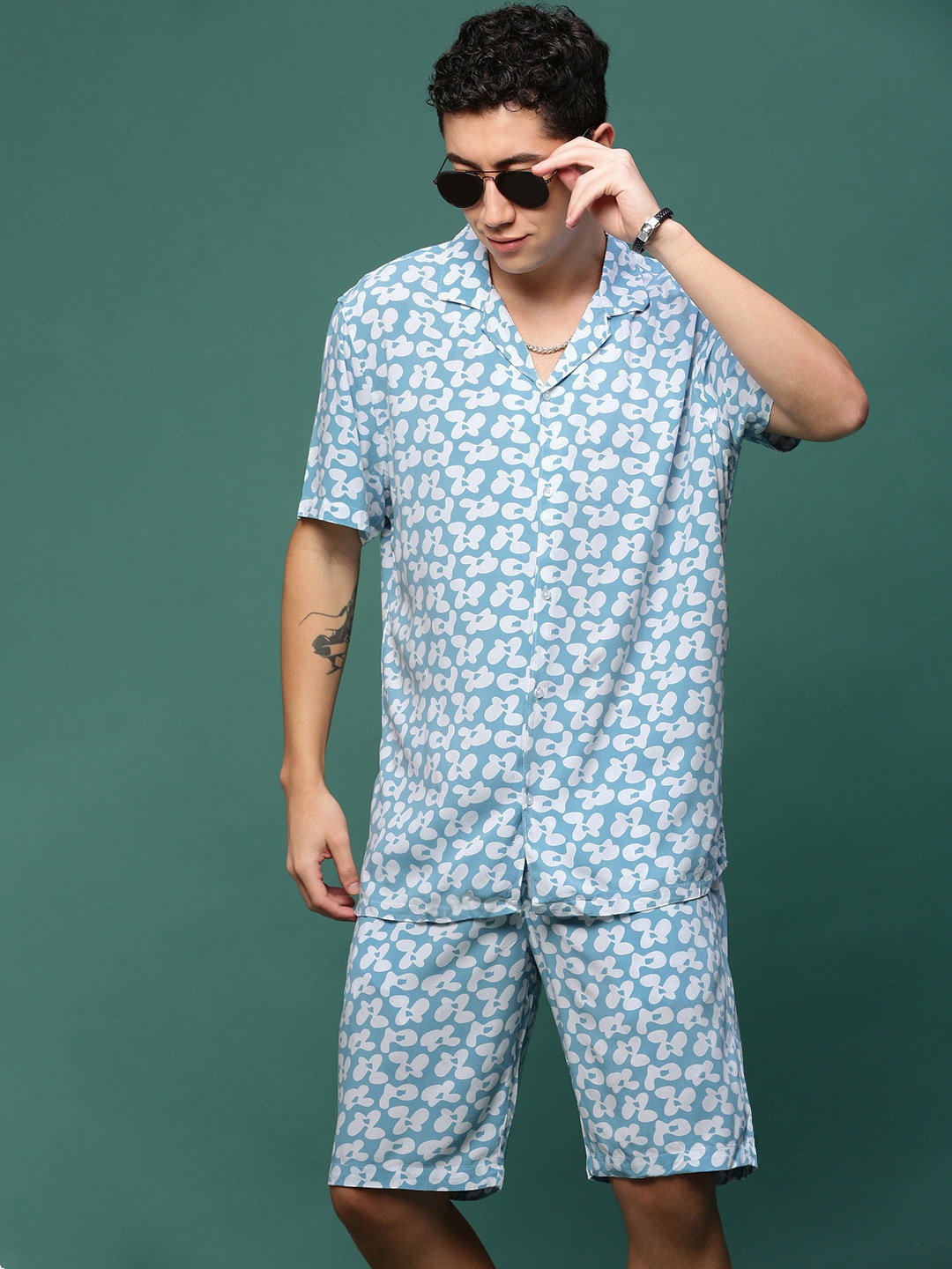 

SHOWOFF Cuban Collar Printed Shirt With Shorts, Blue
