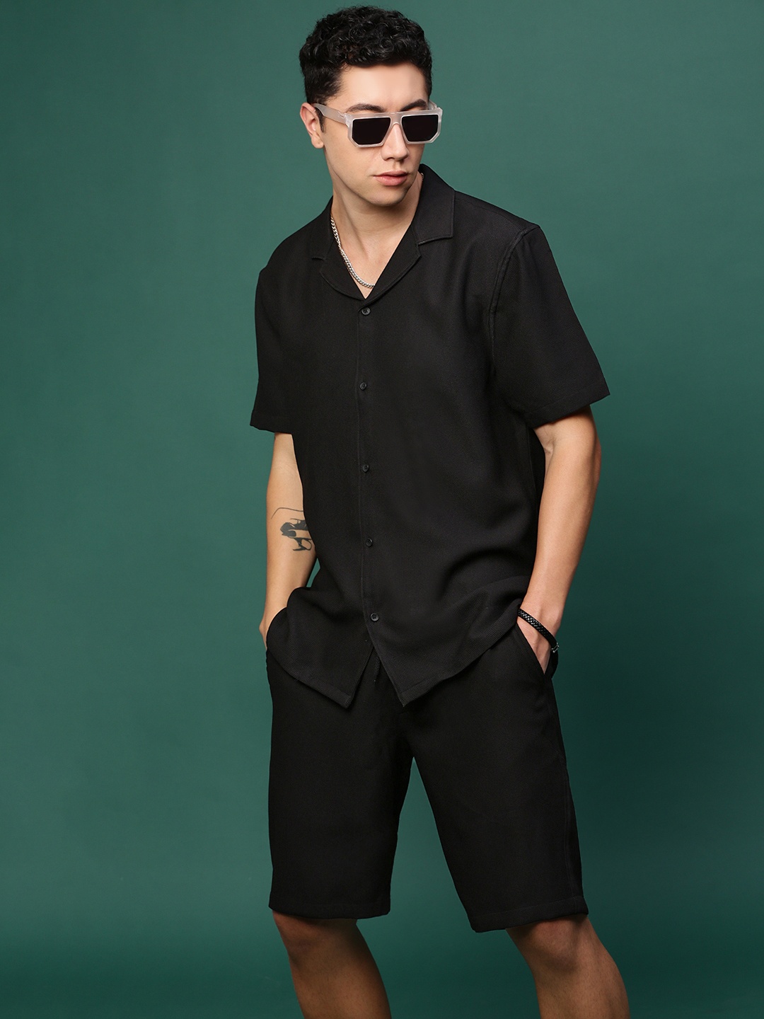 

SHOWOFF Self Design Cuban Collar Shirt With Shorts, Black