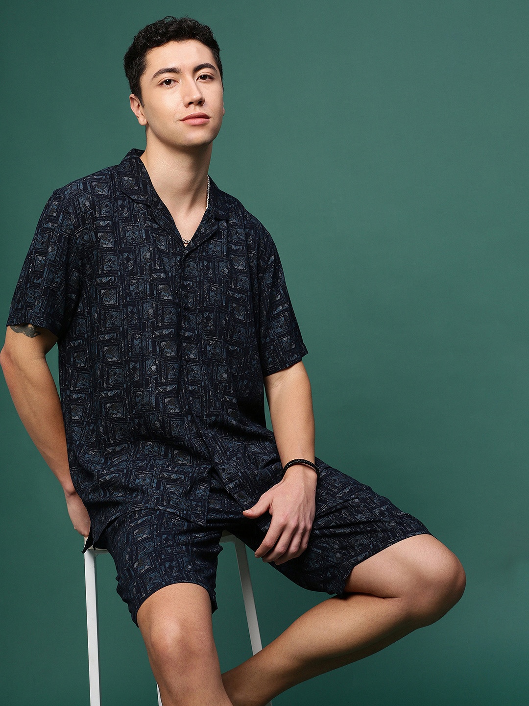 

SHOWOFF Printed Cuban Collar Shirt With Shorts, Navy blue