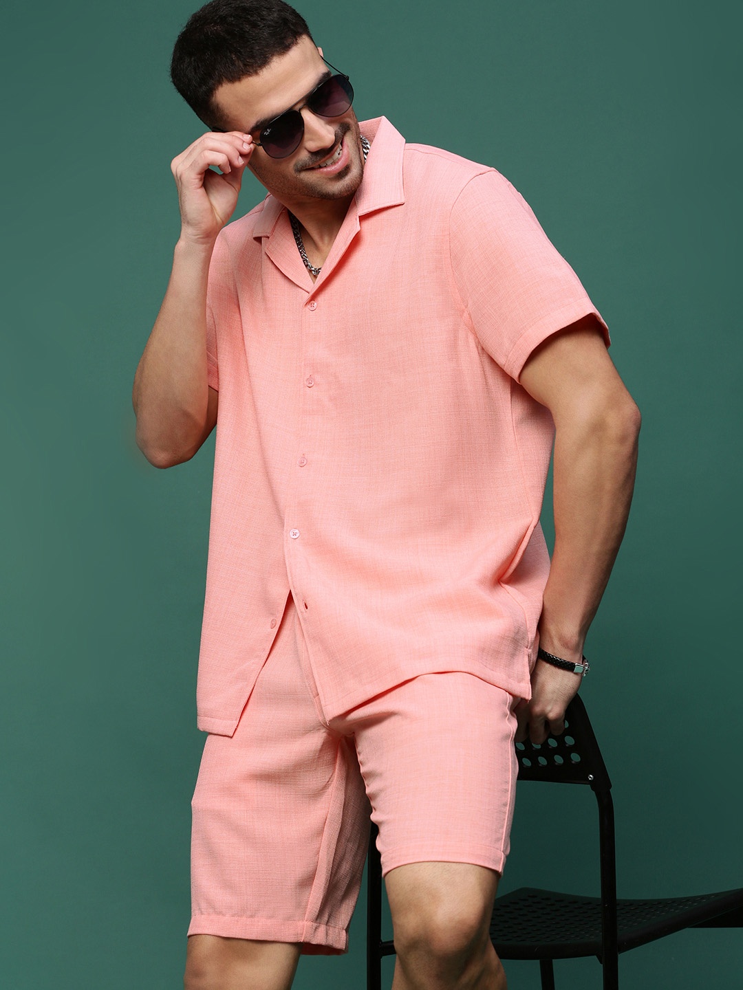 

SHOWOFF Cuban Collar Shirt With Shorts, Peach