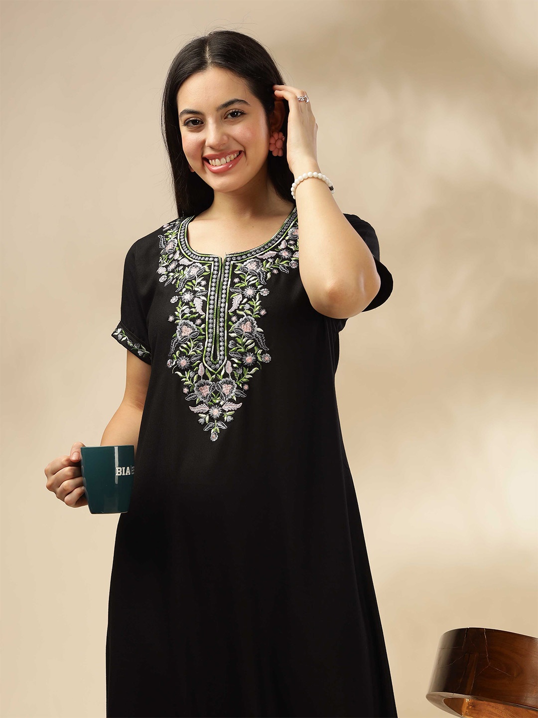 

9shines Label Embroidered Maxi Short Sleeves Nightdress, Black