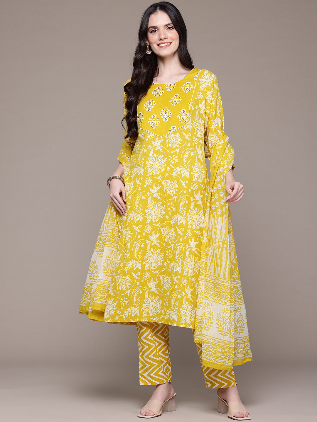 

Readiprint Floral Printed Thread Work Pure Cotton Kurta with Palazzos & Dupatta, Yellow