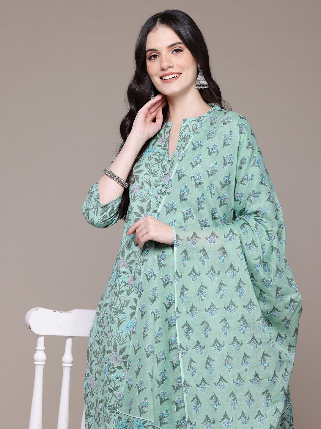 

Readiprint Fashions Floral Printed Pure Cotton Kurta with Palazzos & With Dupatta, Green