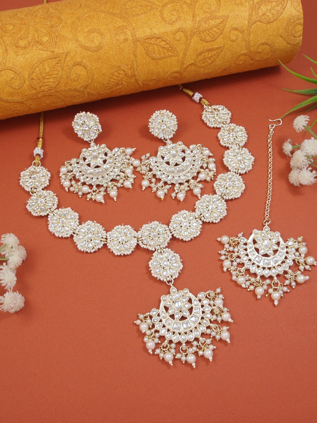 

I Jewels Gold Plated Kundan Stone Studded & Pearl Beaded Jewellery Set