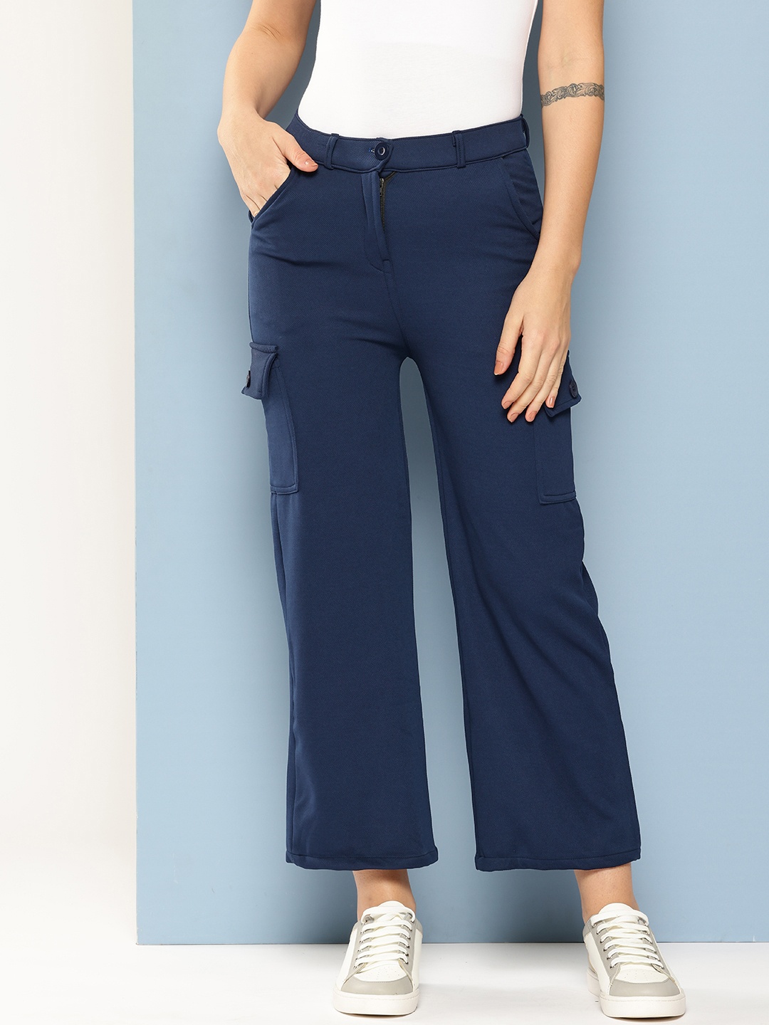 

Aarika Smart Flared Cargos, Navy blue