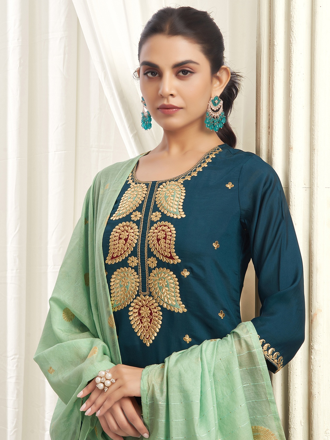 

KALINI Women Ethnic Motifs Embroidered Regular Thread Work Kurta with Palazzos & With Dupatta, Blue