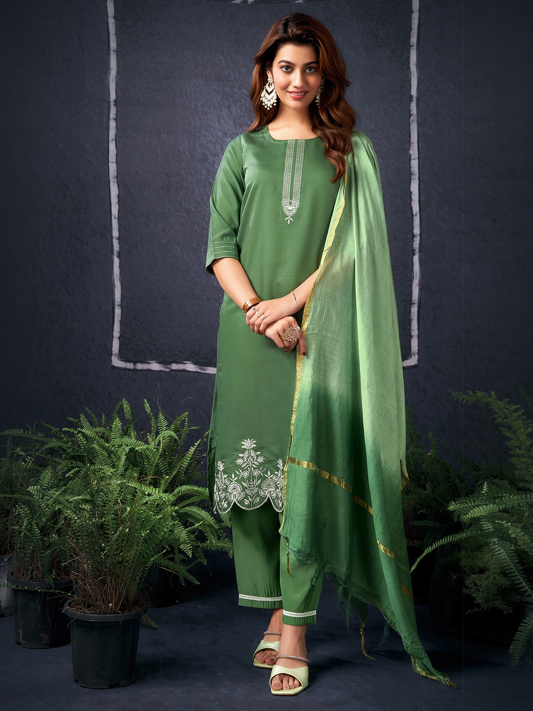 

KALINI Women Ethnic Motifs Embroidered Regular Thread Work Kurta with Trousers & With Dupatta, Green